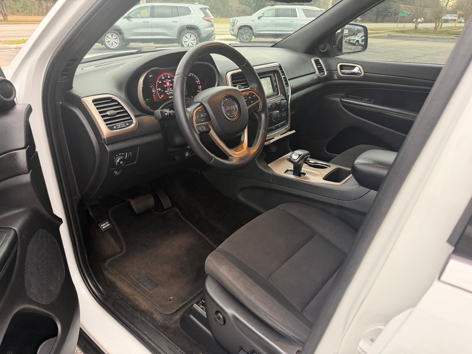 2015 Jeep Grand Cherokee RWD 4dr Laredo