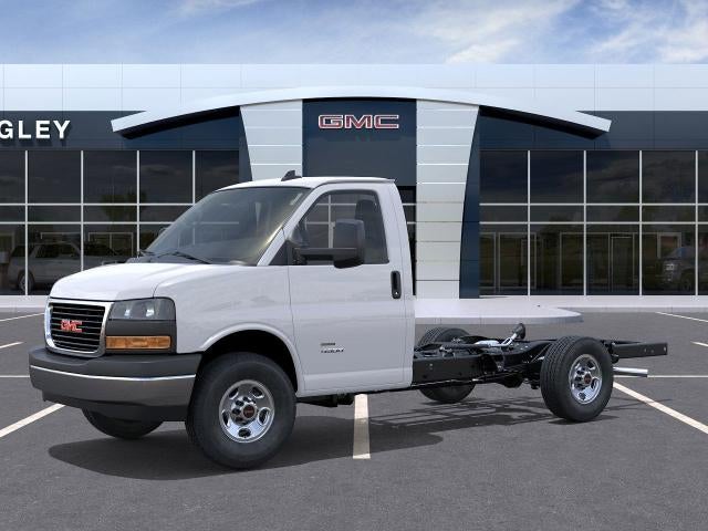 2025 GMC Savana Cutaway 3500 Base