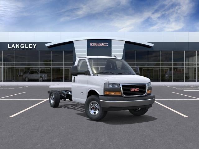 2025 GMC Savana Cutaway 3500 Base
