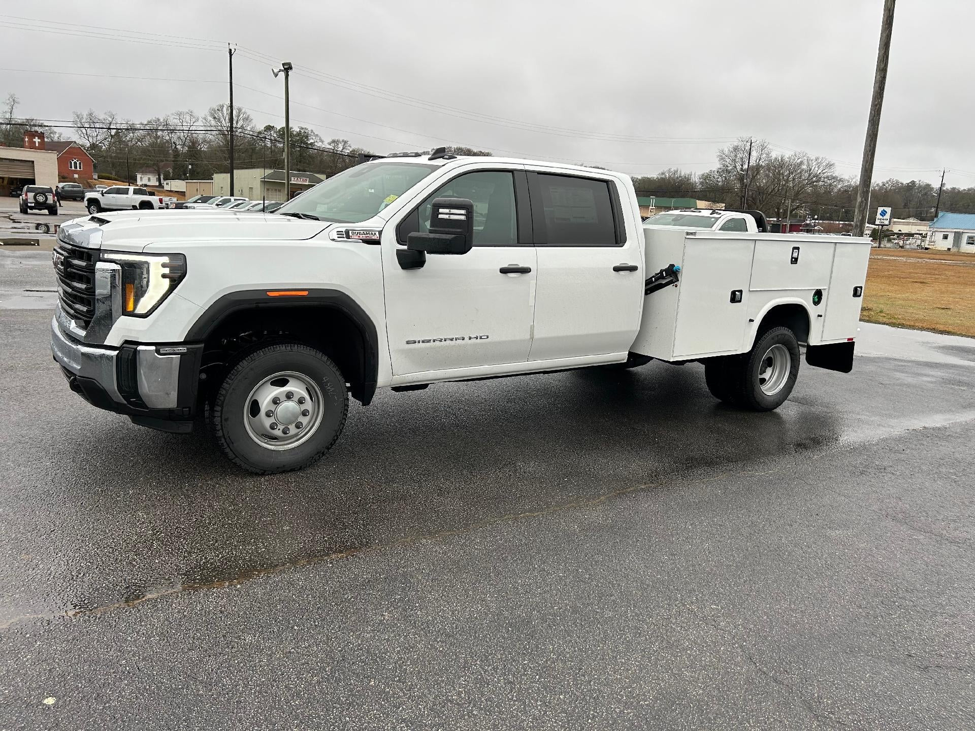 2025 GMC Sierra 3500 HD Chassis Cab Pro