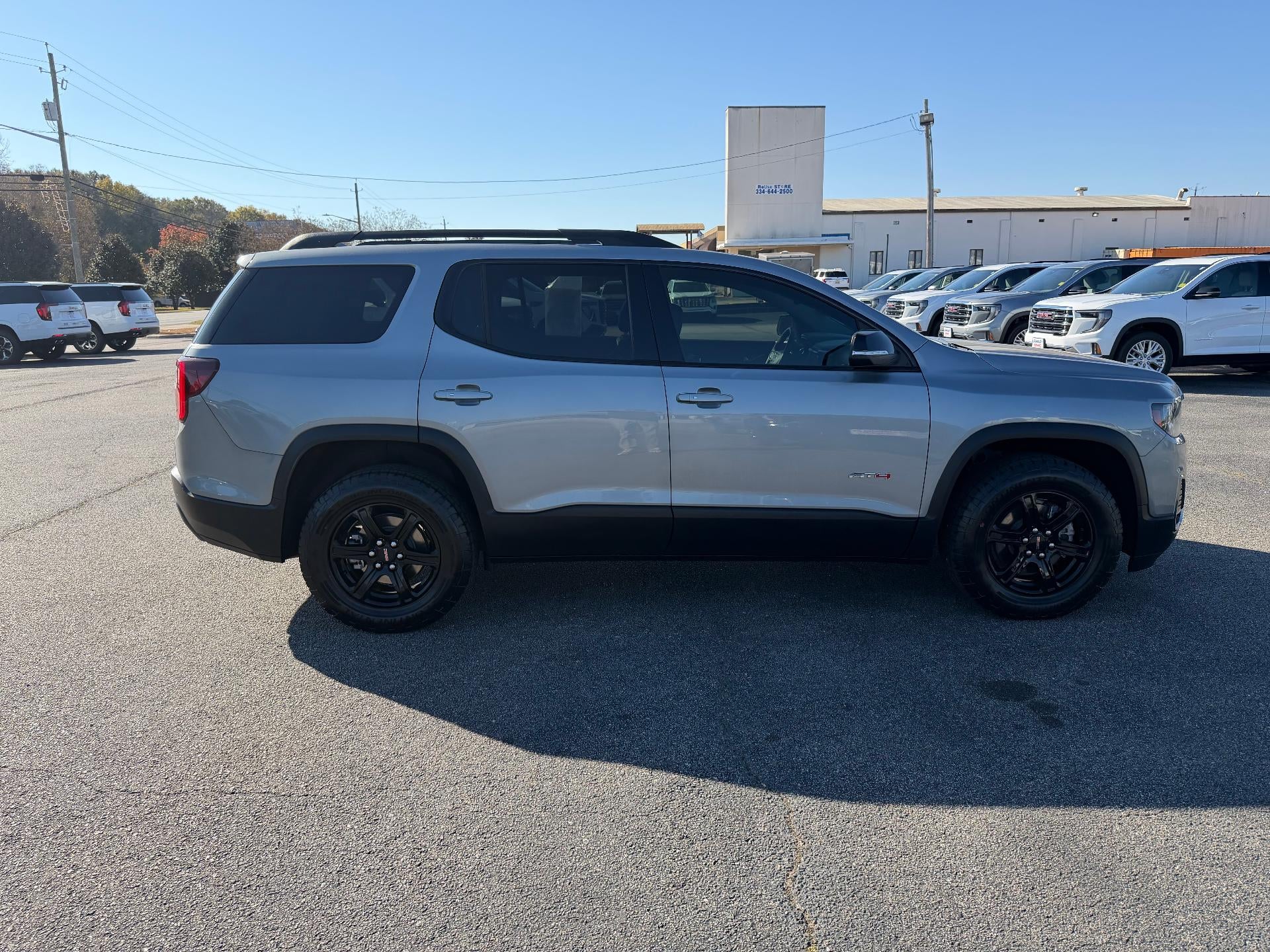 2023 GMC Acadia AWD AT4