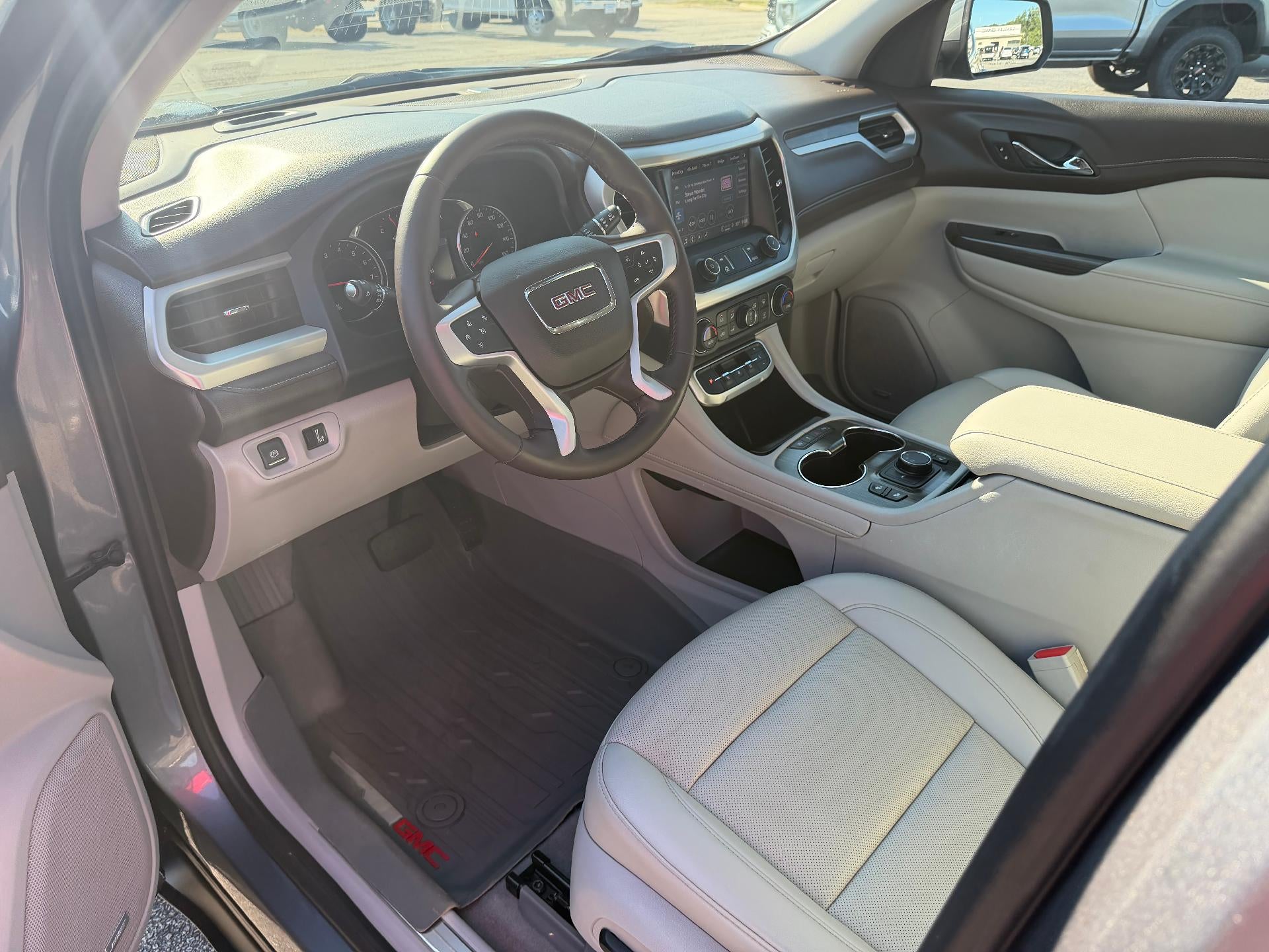 2022 GMC Acadia FWD SLT