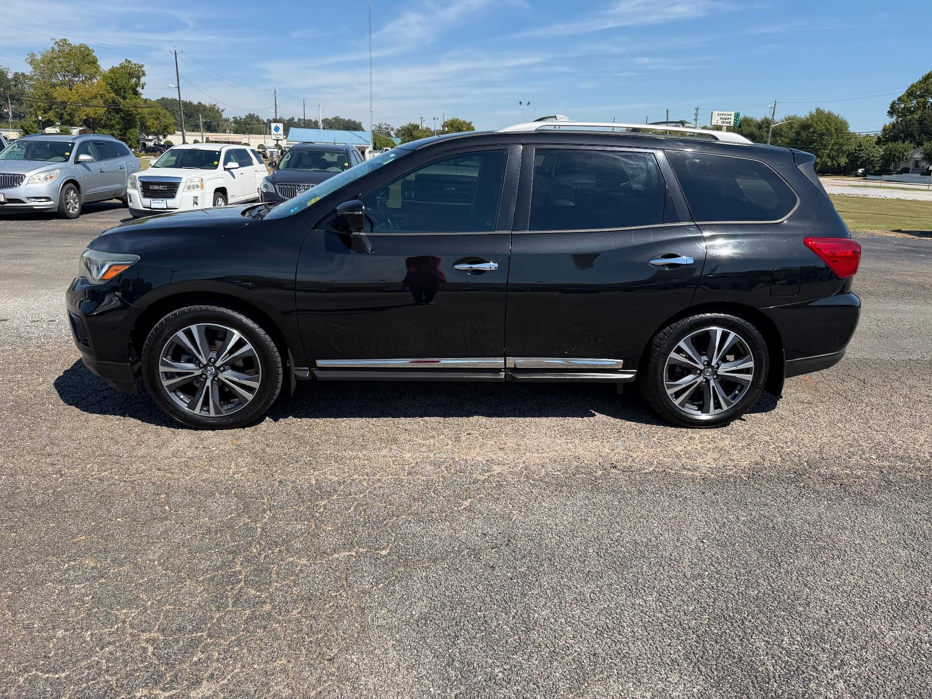 Used 2018 Nissan Pathfinder Platinum with VIN 5N1DR2MN3JC653023 for sale in Lanett, AL