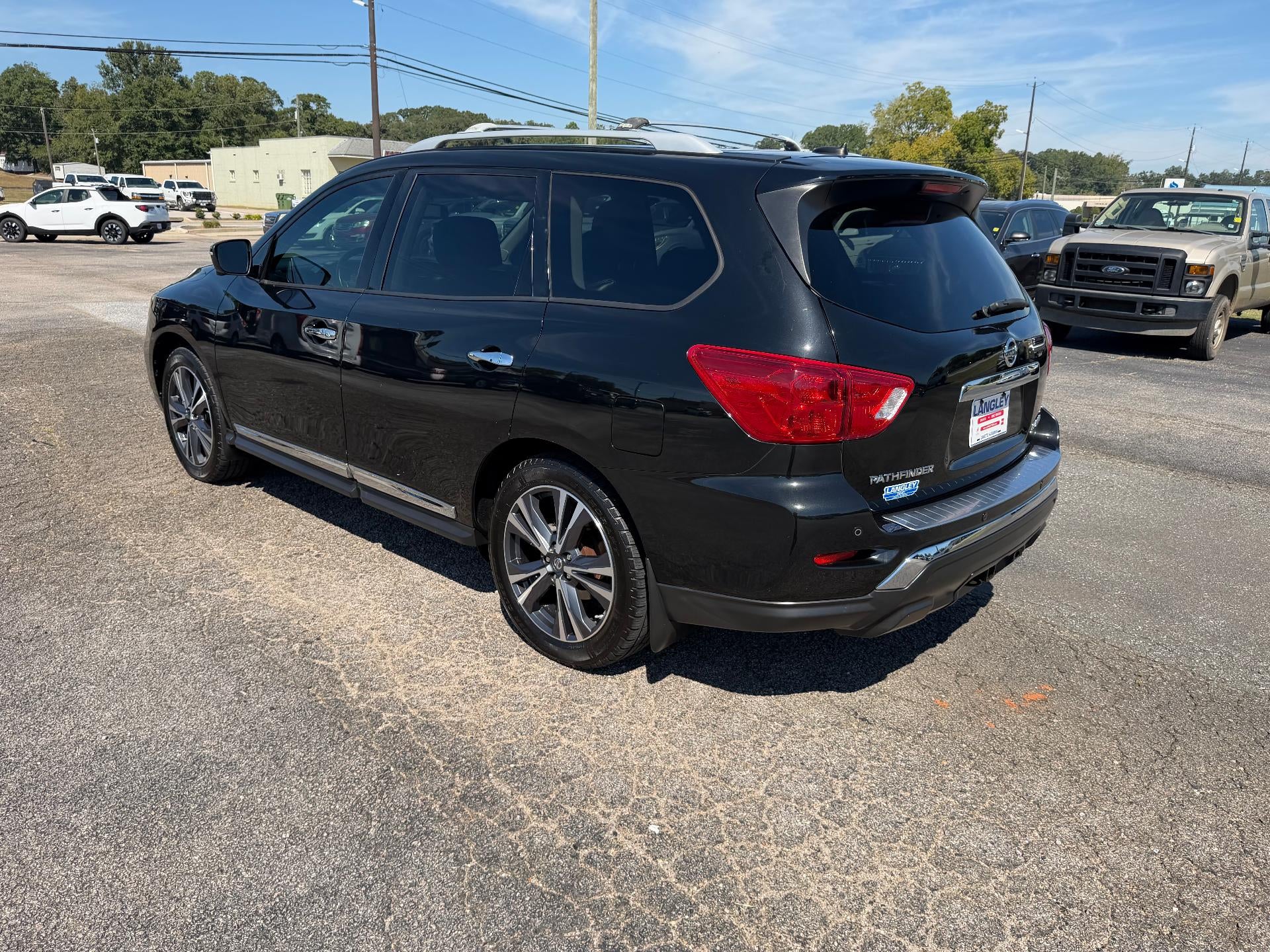 2018 Nissan Pathfinder FWD Platinum