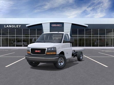 2025 GMC Savana Cutaway 3500 Base